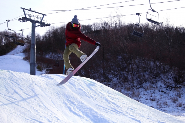 スノーボード女子ビッグエアで日本は4人全員決勝進出！通過順位を整理